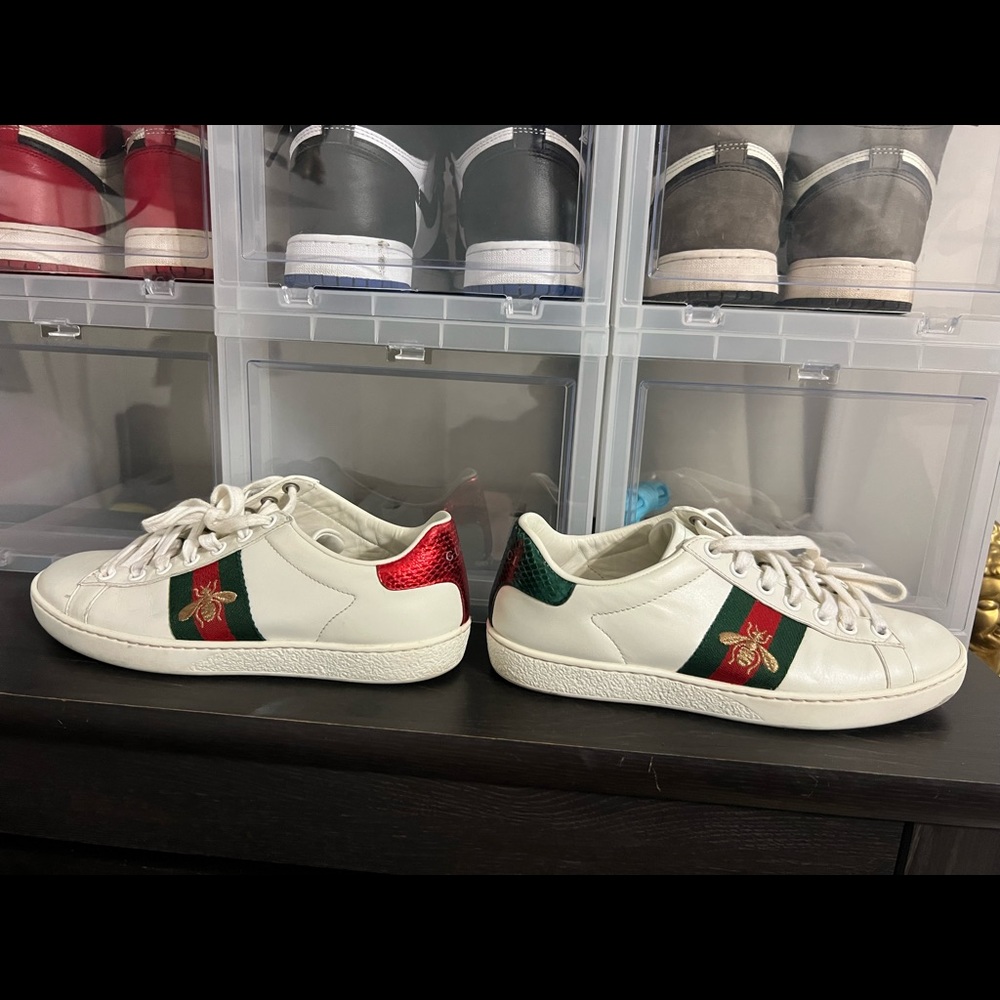 SOLD Gucci Sneaker - Picture 2 of 2